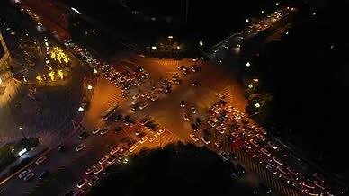 4k航拍城市夜景风光十字路口车流视频的预览图